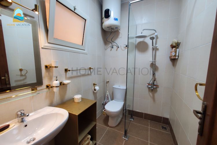 one bedroom furnished apartment makadi heights phase 1 red sea bathroom (3)_847a5_lg